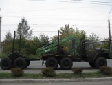 Продам Урал Лесовозный тягач с Атлант-90  и прицеп-роспуском