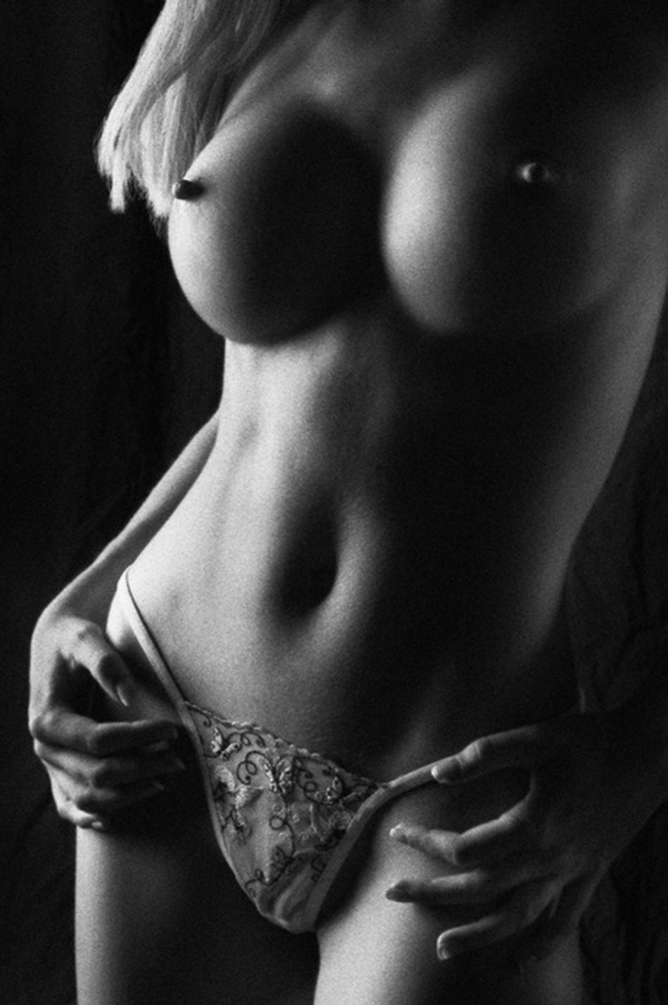 черно белые картинки женской груди фото 44